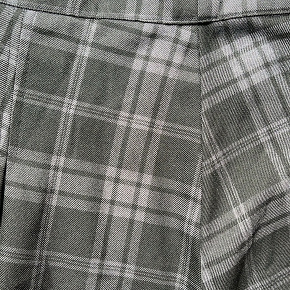 Harry Potter Plaid Skirt with snap button closures, Size: XL - Picture 12 of 17